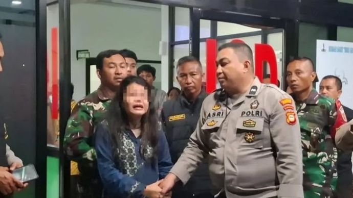 Seorang ibu muda diduga menghabisi nyawa bayinya yang baru berusia dua bulan dengan menggunakan sebuah toples di Makassar, Sulawesi Selatan.