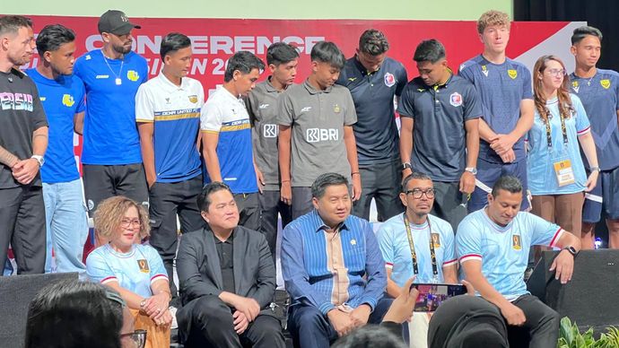 Ketua Steering Committee Piala Presiden 2025, Maruarar Sirat (duduk tengah). 