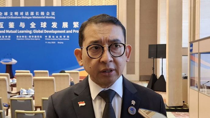 Pada hari Jumat, 11 Juli, Menteri Kebudayaan Republik Indonesia Fadli Zon berbicara kepada media di sela-sela diskusi global di Beijing, China.