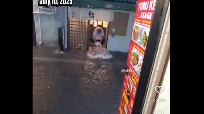 Tokyo, Jepang kebanjiran. 