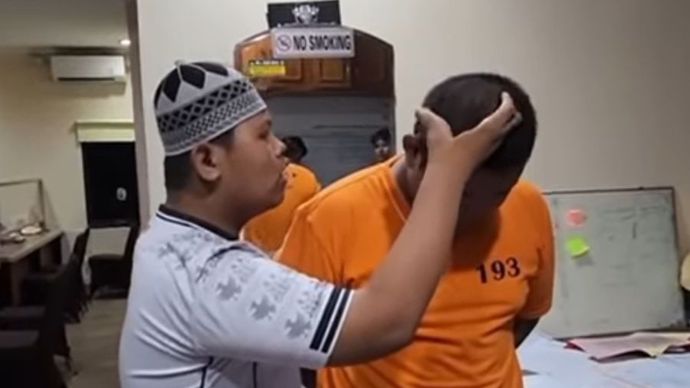 Momen Badru Ruqyah Begal Payudara di Polres Jaksel