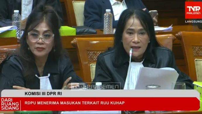 Ketua Umum KAI Siti Jamaliah Lubis (kanan). 
