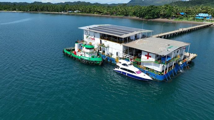 Kisah Para Relawan Medis di RS Kapal PIS - doctorSHARE