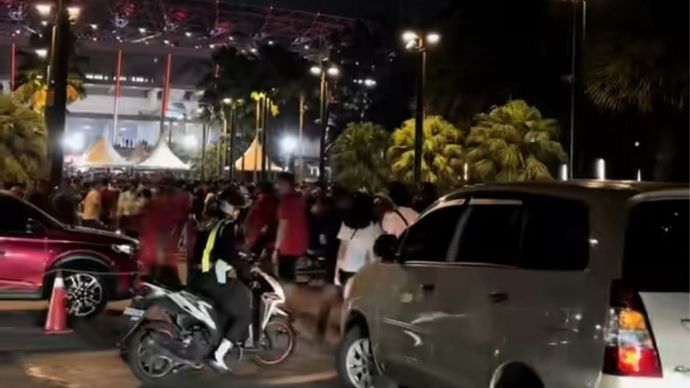 Suasana luar GBK
