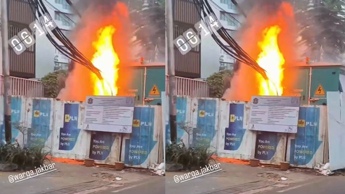 Gardu listrik terbakar di jalan Pesanggrahan arah Srengseng, Jakarta Barat. Rabu (30/07)