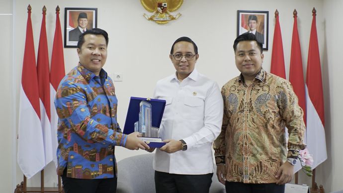 Direksi Nusantara TV, Randy Tampubolon dan Tommy Tampubolon Bersama PCO Hasan Nasbi