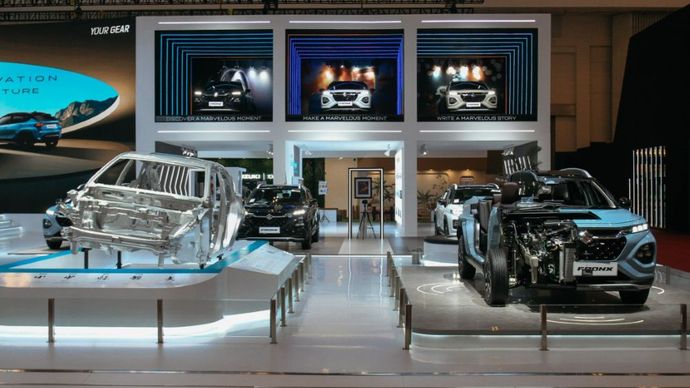 Suzuki memajang Fronx di lantai atas booth di GIIAS 2025. (Foto: Istimewa)