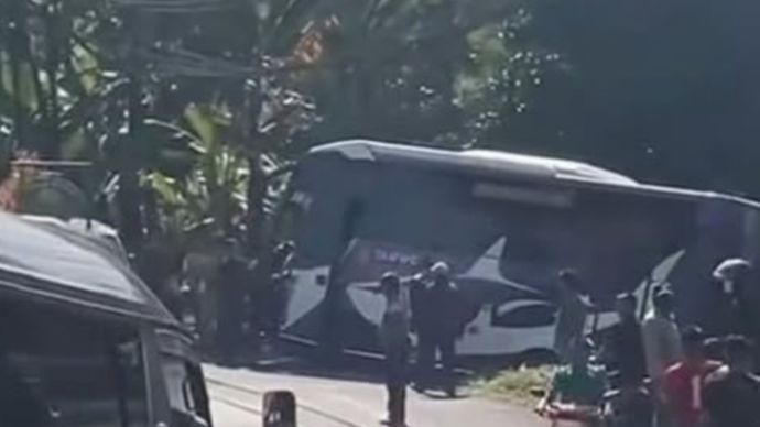  Sebuah bus pariwisata yang mengangkut rombongan wisatawan mengalami kecelakaan di jalur alternatif menuju kawasan Cisarua, Bogor, Jawa Barat, Jumat (1/8/2025) sekitar pukul 10.00 WIB.