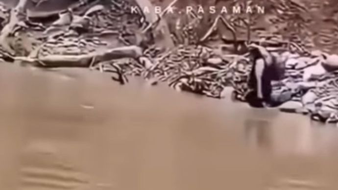 Bidan selamatkan warga yang sakit