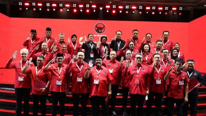 Ketua Umum PDIP Megawati Soekarnoputri berfoto bersama jajaran DPP 2025-2030 saat Kongres Ke-6 PDIP di Bali Nusa Dua Convention Center, Badung, Bali, Sabtu (2/8/2025).