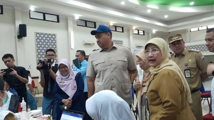 Menpora cek pelaksanaan cek kesehatan gratis di SMKN 26 Jakarta
