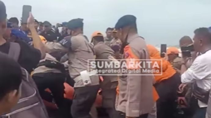 Seorang pria ditemukan tew4s di Pantai Ujung Batu, RT 04 RW 14, Kelurahan Pasir Nan Tigo, Kecamatan Koto Tangah, Kota Padang, Senin pagi (4/8/2025).