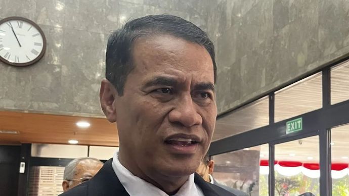Menteri Pertanian (Mentan) Andi Amran Sulaiman saat menanggapi pertanyaan awak media di Kantor Kementerian Pertanian (Kementan) RI Jakarta, Kamis (7/8/2025).