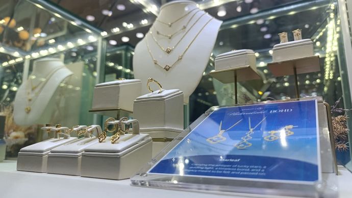 Goldmart merayakan Anniversary ke-34 dengan mempersembahkan berbagai koleksi terbaru dalam campaign Unbreakable Bond, sebuah campaign yang merepresentasikan kekuatan ikatan yang tak terputus, selaras dengan perjalanan Goldmart dalam menjaga hubungan dengan para pelanggan selama lebih dari tiga dekade.