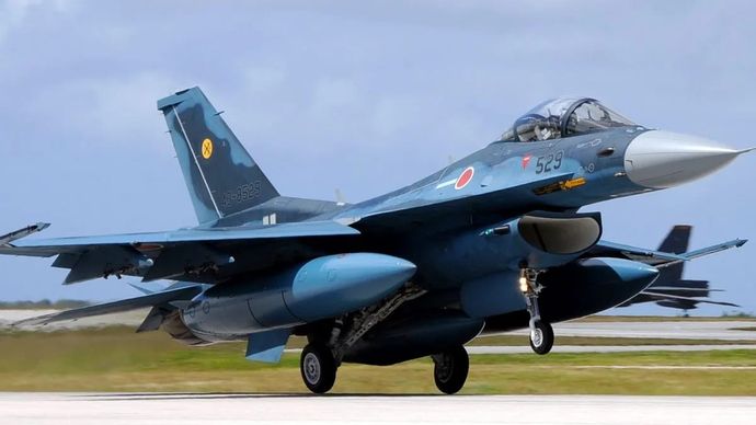 Arsip - Jet tempur F-2A mendarat di Pangkalan Udara Andersen, Guam. (Wikimedia Commons/Courtney Witt)