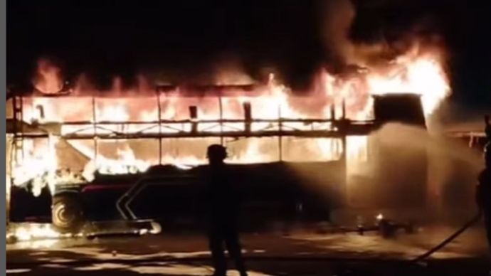 Bus Terbakar Hebat di Terminal Bekasi