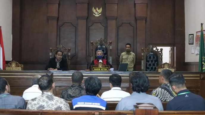 Suasana sidang tindak pidana ringan (tipiring) terhadap pelanggar ketentuan mengenai uji emisi kendaraan untuk mengurangi pencemaran udara di Pengadilan Negeri Jakarta Utara, Kamis (7/8/2025).