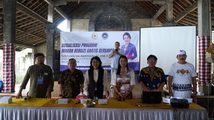 DPR RI bersama Badan Gizi Nasional (BGN) menggelar sosialisasi program Makan Bergizi Gratis di Bale Banjar Sangging, Desa Adat Akah, Klungkung, Bali. (Foto: Istimewa)