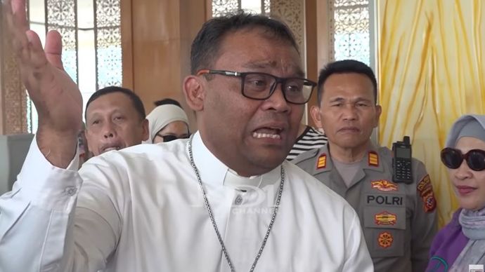 Tangis Pecah Pendeta di Cianjur