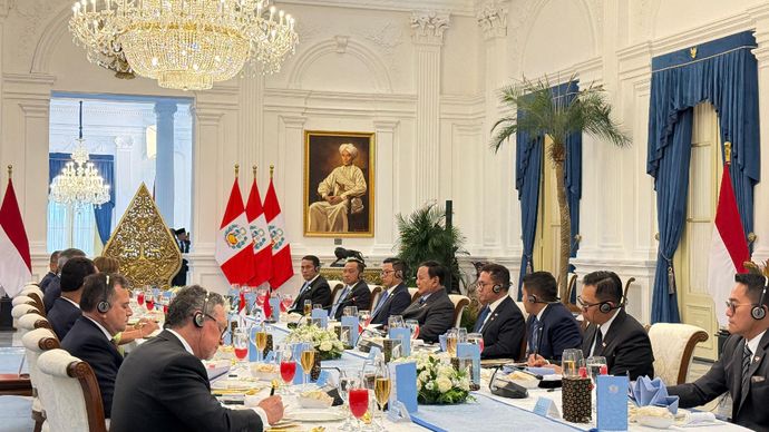 Prabowo dan Presiden Peru Dina Boluarte di Istana Merdeka