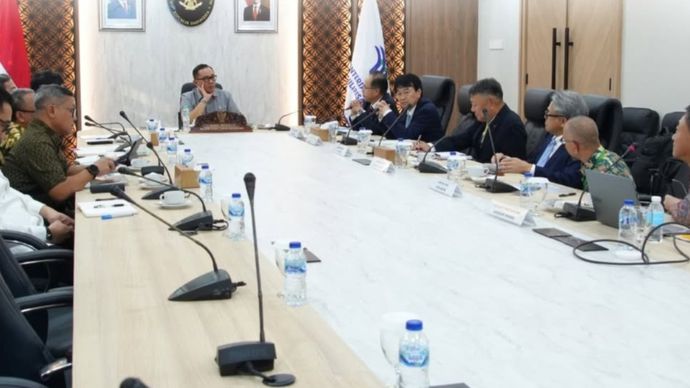 Wakil Menteri Investasi dan Hilirisasi/Wakil Kepala BKPM Todotua Pasaribu menerima audiensi bersama CEO KCC Glass Corporation dan PT Nippon Shokubai Indonesia (NSI) di pertemuan terpisah.