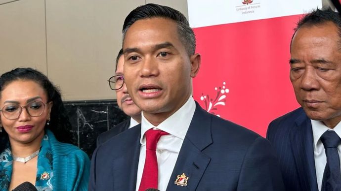 Ketua Umum Kamar Dagang dan Industri (Kadin) Indonesia Anindya Bakrie ditemui di kantor Kadin Indonesia, Jakarta, Senin (11/8/2025). 