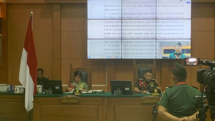 Terdakwa Kopda Bazarsah saat persidangan pembacaan vonis yang diketuai Kolonel CHK Fredy Ferdian Isnartanto di Pengadilan Militer I-04 Palembang, Senin, 11 Agustus 2025.