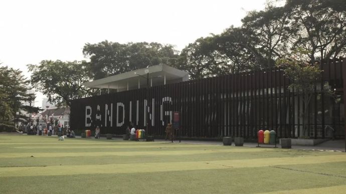 tuasi kawasan Alun-Aalun Bandung, Jawa Barat, Sabtu (9/8/2025).