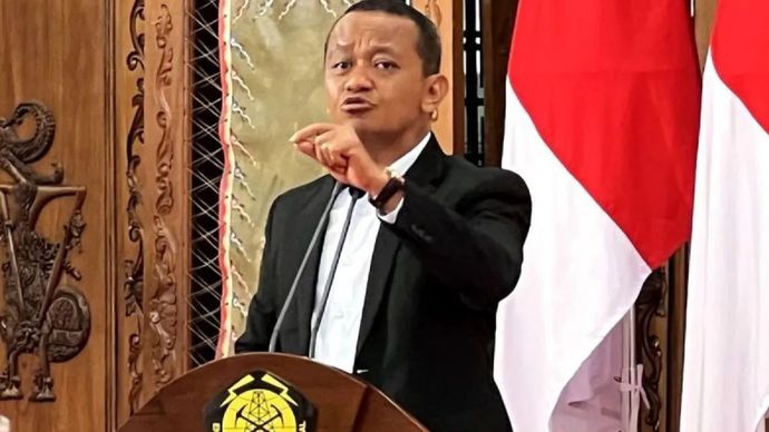 Menteri Energi dan Sumber Daya Mineral (ESDM) Bahlil Lahadalia dalam konferensi pers capaian kinerja semester I tahun 2025 Kementerian Energi dan Sumber Daya Mineral yang digelar di Jakarta, Senin (11/8/2025).
