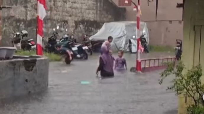 Wilayah Tangsel Diguyur Hujan, Bintar Alami Banjir di Sejumlah Titik  