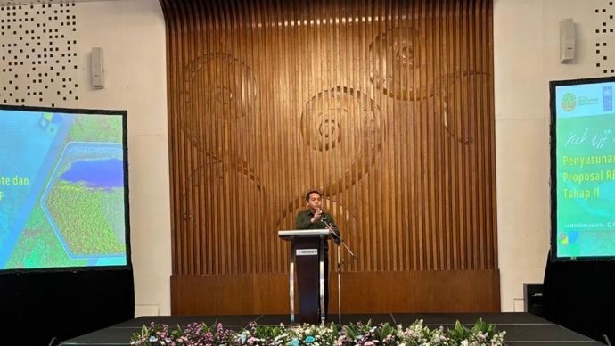 enhut Raja Juli Antoni memberikan arahan dalam Kick Off Meeting  Concept Note dan Proposal Pendanaan Baru untuk RBP REDD+ CGF Tahap II di Jakarta, Selasa (12/8/2025) .