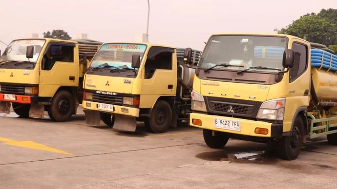 Tiga truk pengangkut tinja yang diamankan DLH DKI Jakarta, Senin, 11 Agustus 2025. Selasa, 12 Agustus 2025.