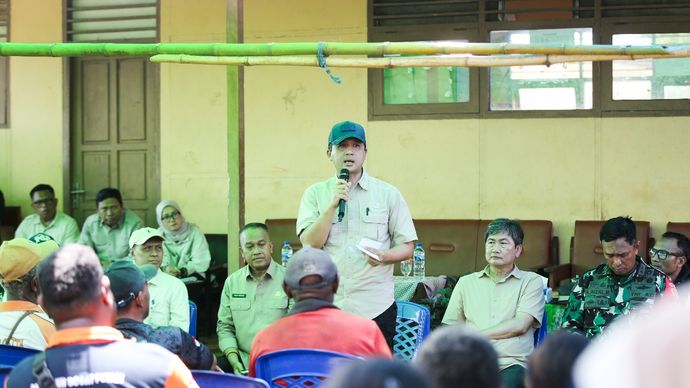 Menteri Transmigrasi M. Iftitah Sulaiman Suryanagara menegaskan Sekolah Rakyat menjadi salah satu terobosan strategis dalam pembangunan manusia di kawasan transmigrasi. 