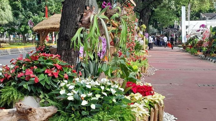 Depan gedung Kemenkopolkam