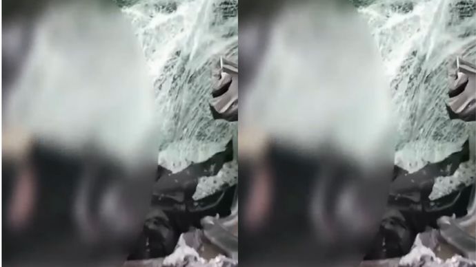 Kecelakaan lalu lintas terjadi di Jalan Lintas Sumatera, Jorong Simancung, Nagari Padang Sibusuk, Kecamatan Kupitan, Kabupaten Sijunjung.  Peristiwa itu Kamis (14/8/2025) sekitar pukul 06.30 WIB.