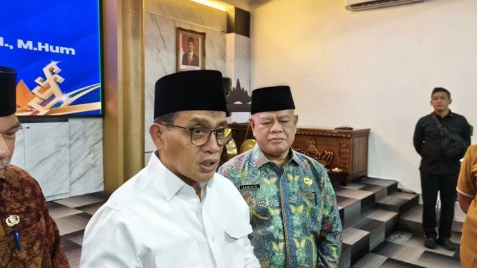 Wakil Menteri Agama (Wamenag) Republik Indonesia Romo R. Muhammad Syafi'i, saat dimintai keterangan. Bandarlampung, Kamis 14 Agustus 2025. ANTARA/Dian Hadiyatna