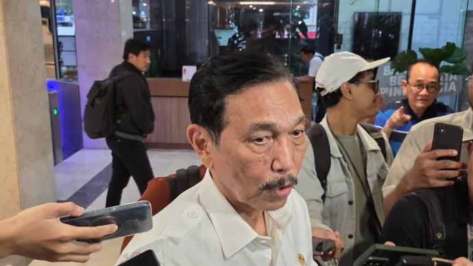 Ketua Dewan Ekonomi Nasional (DEN) Luhut Binsar Pandjaitan saat ditemui di kantornya, Jakarta, Rabu, 13 Agustus 2025.