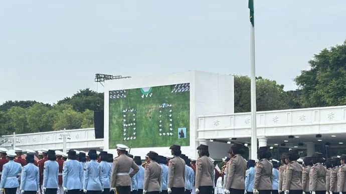 Suasana gladi bersih pasukan Upacara HUT Ke-80 Kemerdekaan RI di halaman Istana Merdeka, Jakarta, Kamis (14/8/2025).
