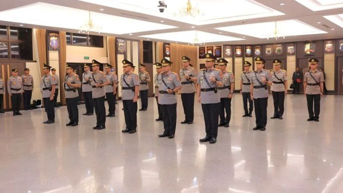 Sejumlah pejabat utama (PJU) Mabes Polri hingga kapolda mengikuti pelantikan dan serah terima jabatan (sertijab) di Gedung Rupatama Mabes Polri, Jakarta Selatan, Selasa (19/8/2025).