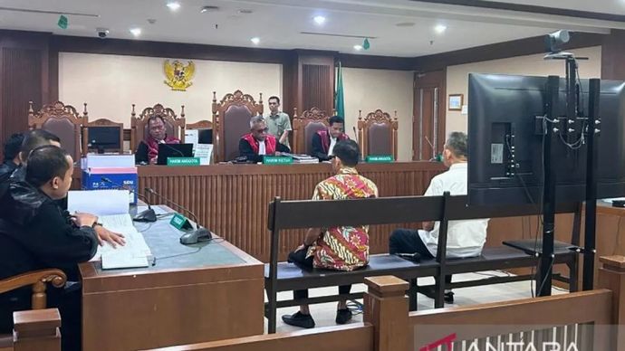 Dua orang penyedia barang dan jasa atas nama Mashur dan Bambang Widianto dalam sidang tuntutan di Pengadilan Tipikor Jakarta, Selasa, 19 Agustsu 2025.