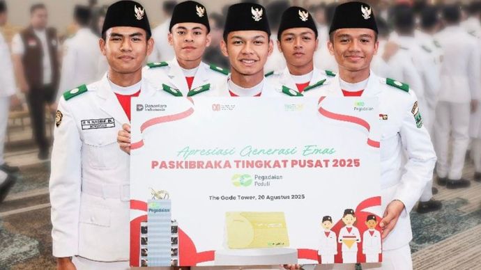 foto paskibra mendapatkan apresiasi tabungan emas