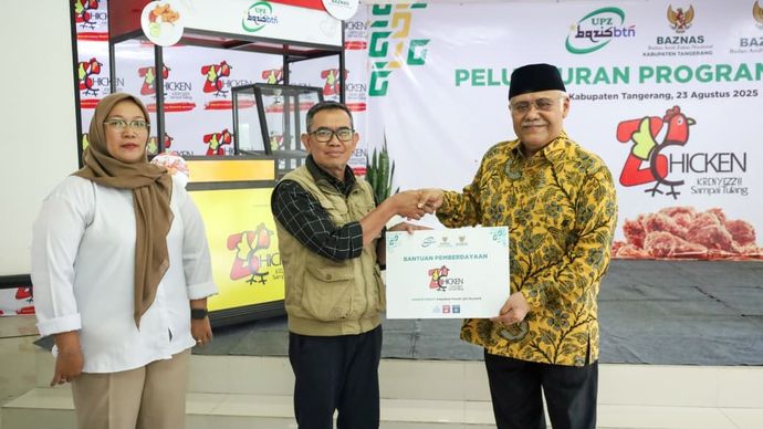 BAZNAS Salurkan Bantuan Program ZChicken untuk Mustahik di Tangerang