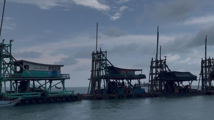 Ilustrasi penambang biji timah di wilayah konsesi tambang PT Timah di perairan Belinyu Bangka Belitung