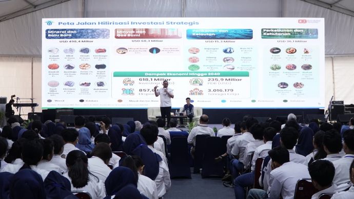 Wakil Menteri Investasi dan Hilirisasi/Wakil Kepala BKPM, Todotua Pasaribu, memberikan kuliah umum kepada mahasiswa baru Universitas Trisakti dalam rangka PKKMB 2025.