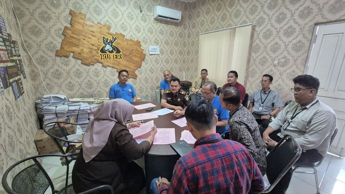 Kejati Riau Limpahkan 3 Tersangka Dugaan Korupsi Proyek Pelabuhan Sagu-sagu Lukit ke JPU