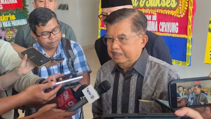 Wakil Presiden ke-10 dan 12 RI Muhammad Jusuf Kalla (JK) usai meresmikan Universitas Paramadina Kampus Cipayung di Jakarta, Rabu (27/7/2025). 