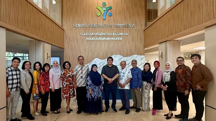 Pengurus PERDOKJASI bersama Kolegium Dokter Konsil Kesehatan Indonesia (KKI) usai pertemuan di Jakarta, Selasa, 26 Agustus 2025, membahas penguatan Standar Kompetensi Dokter Indonesia (SKDI) agar lulusan kedokteran siap berperan dalam tata kelola jaminan sosial dan perasuransian.