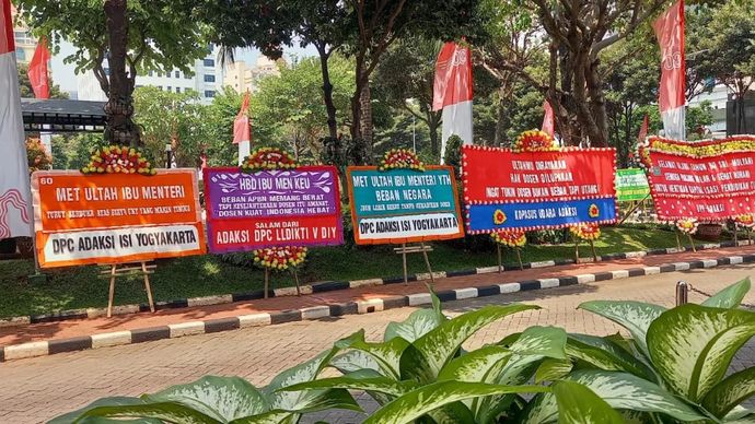 Karangan bunga saat Menkeu Sri Mulyani ulang tahun ke-63/Ist