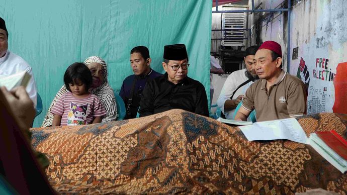 Pramono Anung melayat