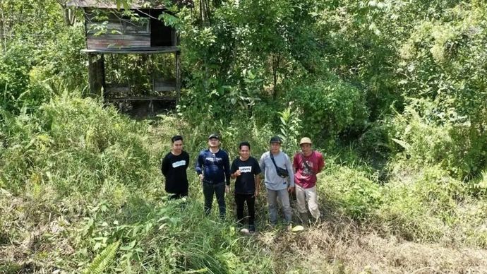 Ilustrasi - Jajaran Dishut Kalsel dan masyarakat desa setempat meninjau lahan untuk penanaman Program FOLU Net Sink 2030 di kawasan Pegunungan Meratus di Kabupaten Hulu Sungai Tengah, Kalimantan Selatan, Kamis 31 Juli 2025. (ANTARA/HO-Dishut Kalsel)